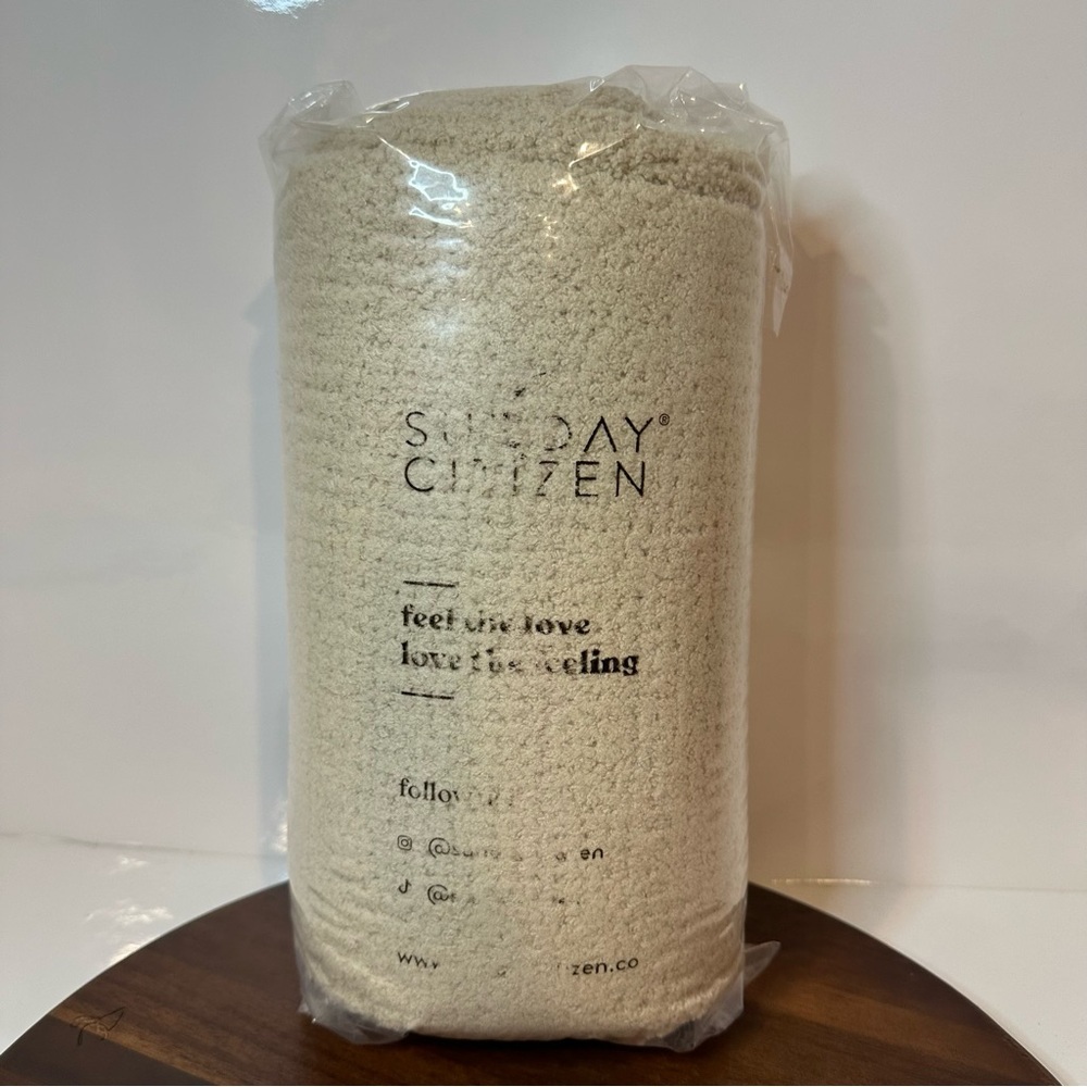 🤍 NEW Sunday Citizen Snug Lap Throw Blanket Ultra Soft Cozy Knit Cream/Beige 🤍 - Picture 2 of 5